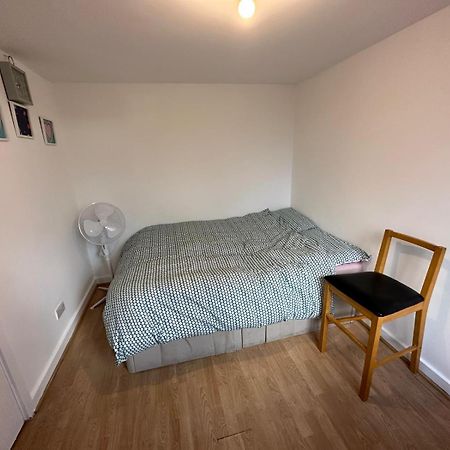 Newbury Apartment London Bagian luar foto